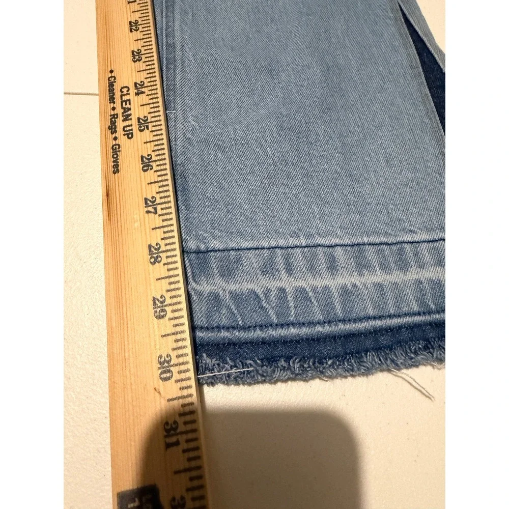 American Eagle Split Hem Straight Leg Jeans Light Wash Distressed Denim 28